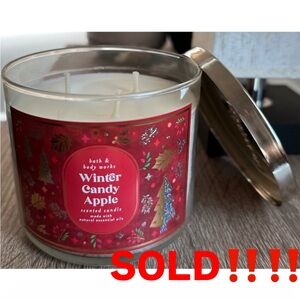 🆕 Bath & Body Works Winter Candy Apple 3
Wick Candle